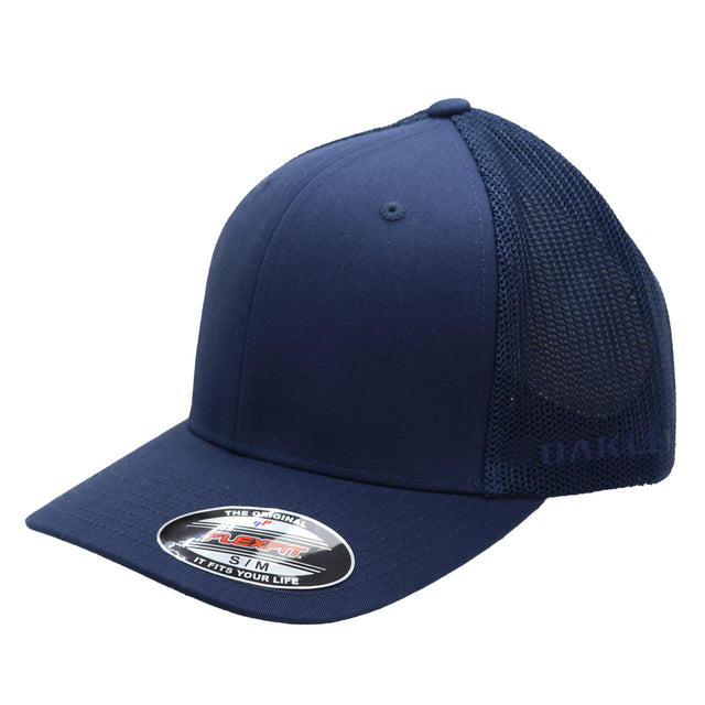 Oakley Golf Cresting Trucker