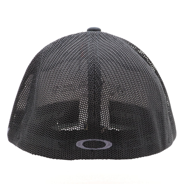 Oakley Golf Cresting Trucker