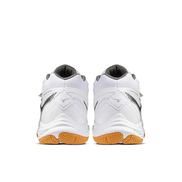 Mizuno Wave Fang St 235