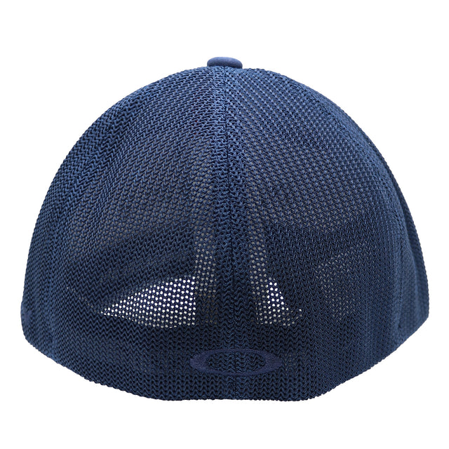 Oakley Golf Cresting Trucker