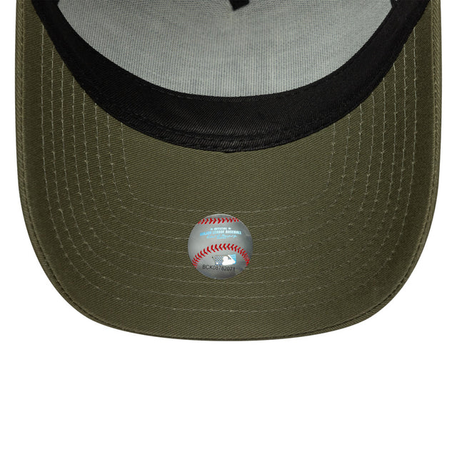 New Era LA Dodgers Outline 9FORTY A-Frame Trucker Adjustable Cap