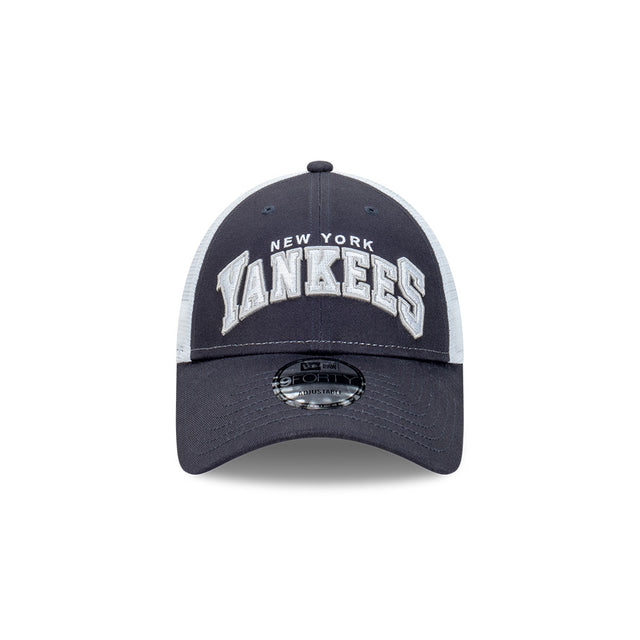 New Era 940Snap Trucker White New York Yankees  Otc
